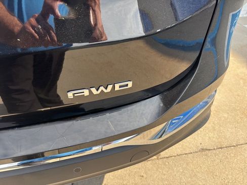 Used 2022 GMC Terrain SLT w/ Infotainment Package II image 19