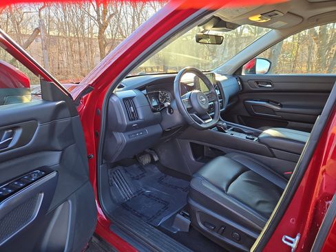 Used 2023 Nissan Pathfinder SL w/ SL Premium Package image 12