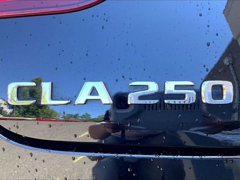 Used 2022 Mercedes-Benz CLA 250 4MATIC image 33