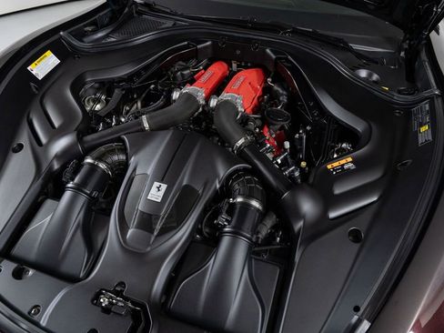 Used 2024 Ferrari Roma Spider image 10