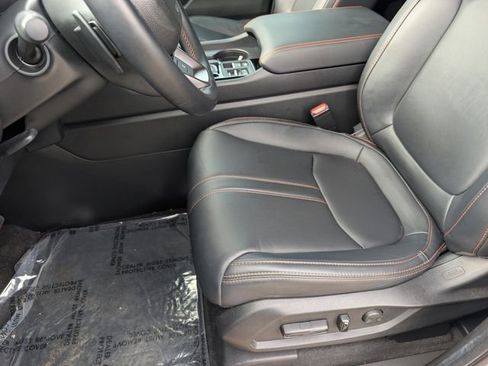 Used 2025 Honda Pilot TrailSport image 13