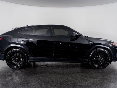 Used 2021 Lamborghini Urus image 5