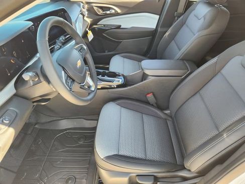 New 2026 Chevrolet Trax LT w/ Driver Confidence Package FWD image 11