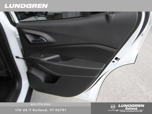 Used 2024 Chevrolet Trax ACTIV w/ Driver Confidence Package FWD image 17