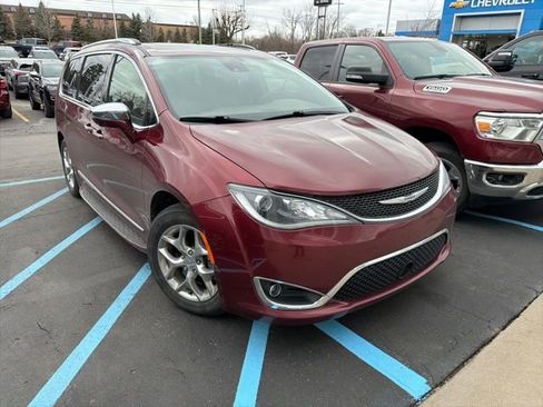 Used 2019 Chrysler Pacifica Limited w/ Advanced Safetytec Group image 8