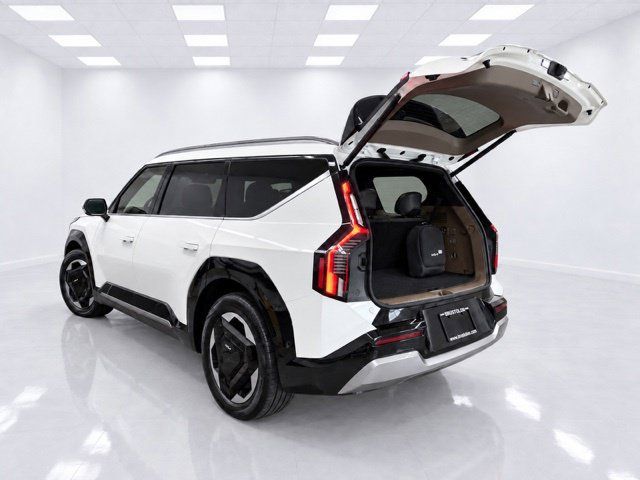 Used 2024 Kia EV9 Land AWD/4WD image 10
