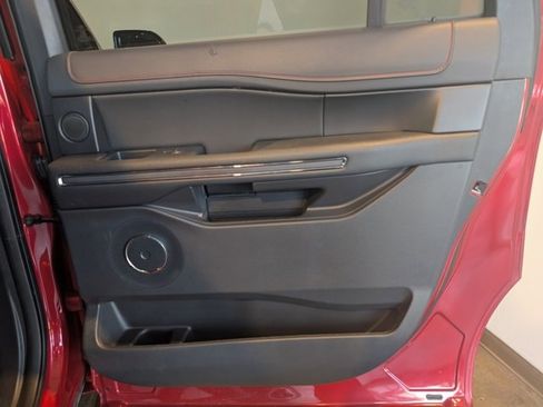 Used 2022 Ford Expedition Max Limited image 25