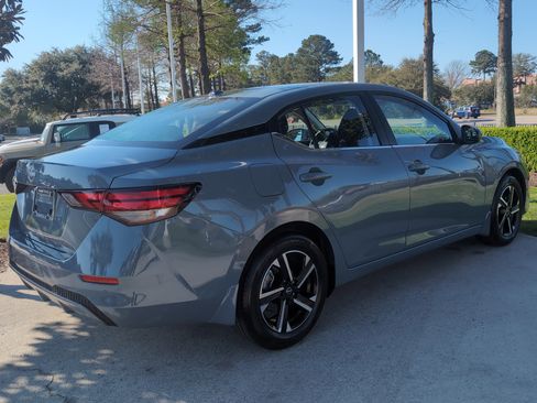 Used 2025 Nissan Sentra SV image 10