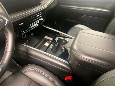 Used 2025 Chevrolet Tahoe LT image 21