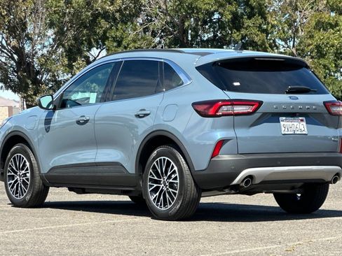 Certified 2025 Ford Escape SE FWD image 5