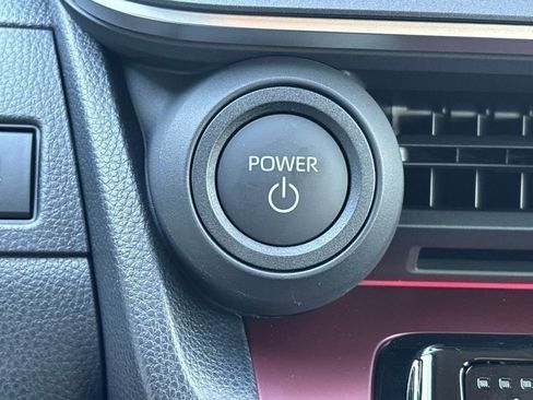 New 2025 Toyota Prius Plug-In Hybrid image 22