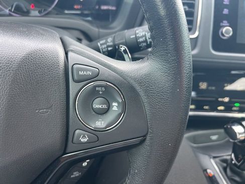 Used 2021 Honda HR-V EX-L image 12