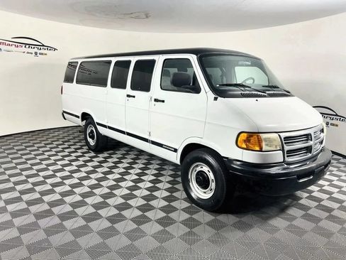 Used 2000 Dodge B3500 RWD image 1