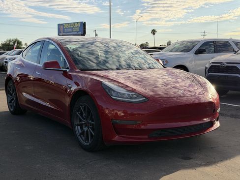 Used 2020 Tesla Model 3 Standard Range Plus image 2