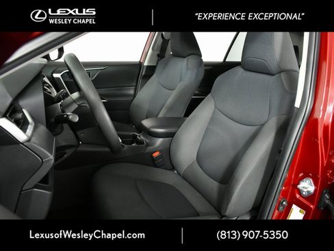 Used 2021 Toyota RAV4 LE image 18