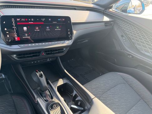 Used 2025 Dodge Charger R/T w/ Sun & Sound Package image 22