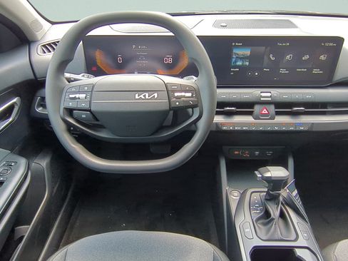 New 2026 Kia K4 FWD image 12