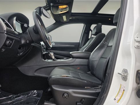 Used 2019 Jeep Grand Cherokee Limited w/ Luxury Group II image 11