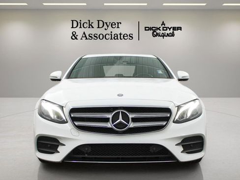 Used 2017 Mercedes-Benz E 300 4MATIC image 8