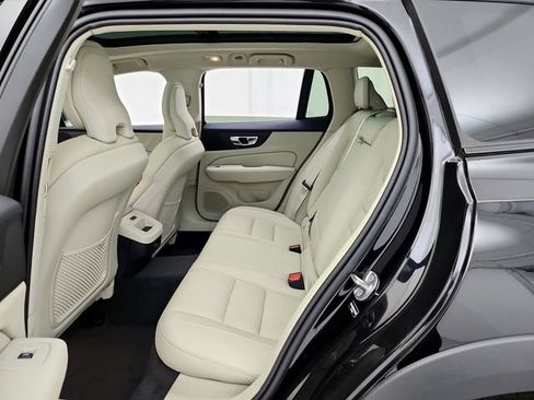 New 2026 Volvo V60 B5 Cross Country Plus w/ Climate Package AWD/4WD image 24