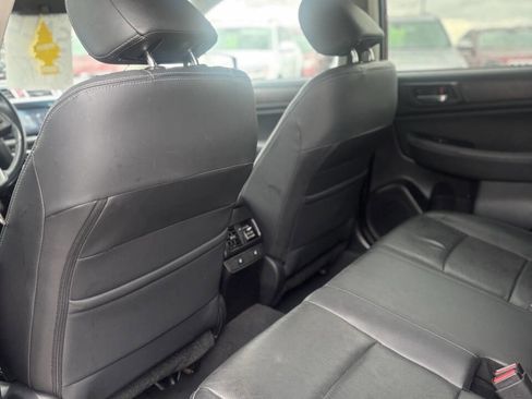 Used 2017 Subaru Outback 2.5i Limited image 18