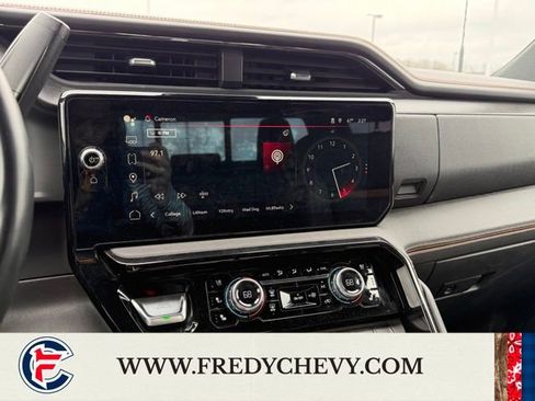 Used 2024 GMC Sierra 2500 AT4 w/ Technology Package image 39