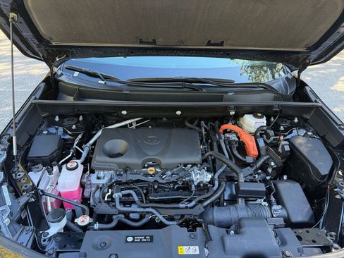 Used 2025 Toyota RAV4 LE image 25