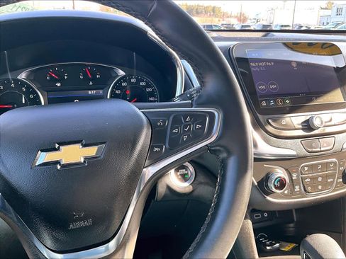 Used 2023 Chevrolet Equinox LT image 24