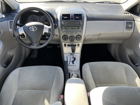 Used 2011 Toyota Corolla LE image 10