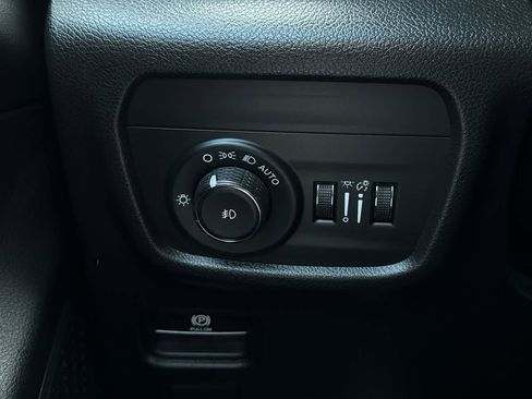 Used 2023 Jeep Grand Cherokee Summit w/ Luxury Tech Group V AWD/4WD image 21