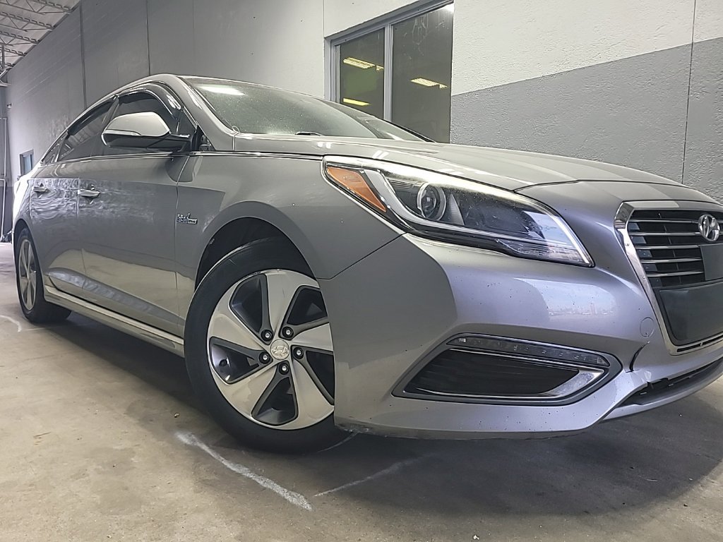 Used 2017 Hyundai Sonata Limited w/ Ultimate Package 02 FWD image 2