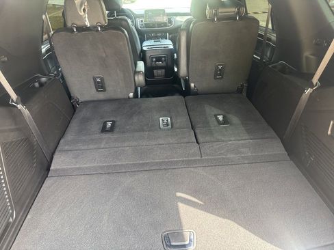 Used 2023 Chevrolet Tahoe Premier image 16