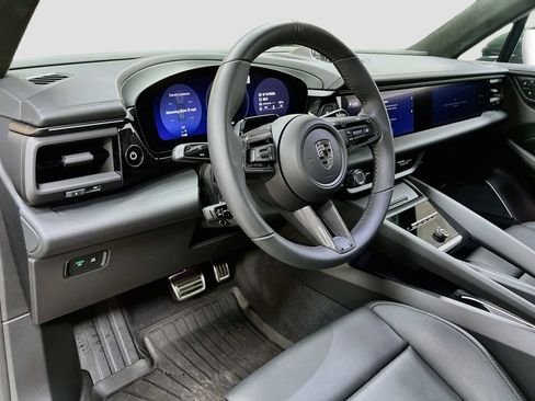 Certified 2026 Porsche Macan Turbo Electric AWD/4WD image 4