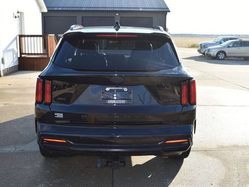 Used 2021 Kia Sorento AWD image 4