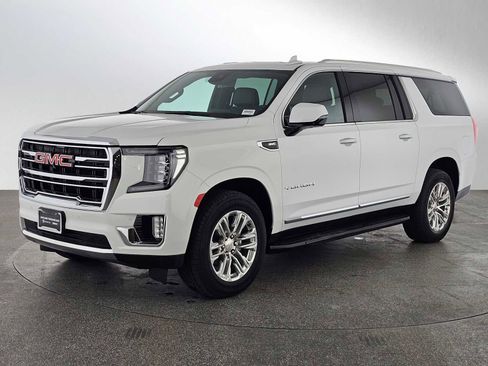 Used 2023 GMC Yukon XL SLT w/ SLT Premium Package image 7