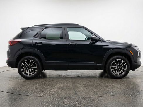 Used 2025 Chevrolet TrailBlazer LT FWD image 11