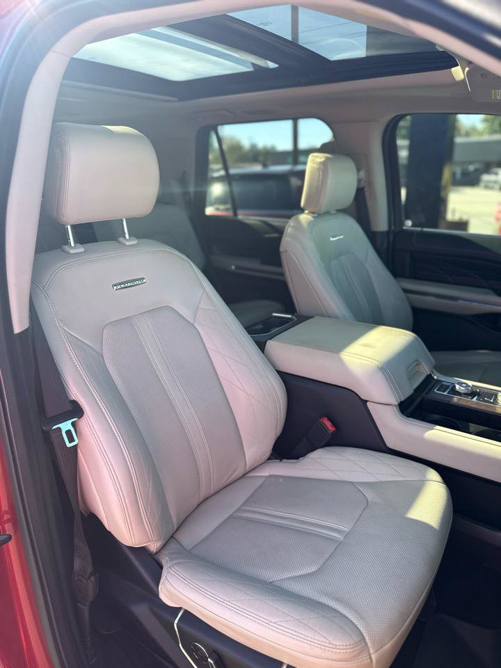 Used 2019 Ford Expedition Platinum AWD/4WD image 11