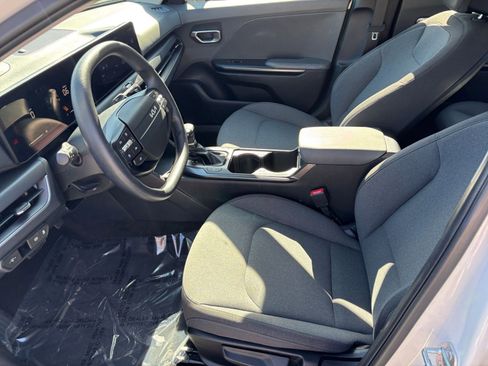 Used 2025 Kia K4 LXS image 27