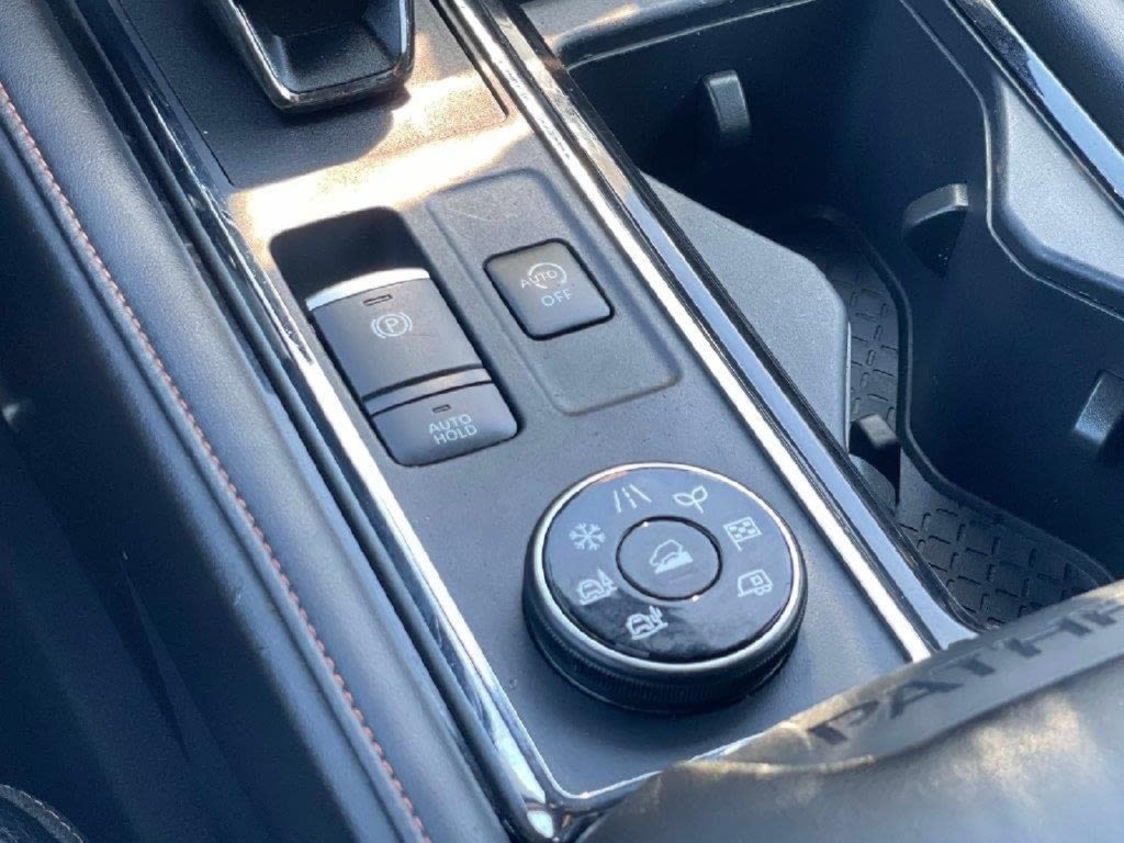 Used 2025 Nissan Pathfinder Rock Creek AWD/4WD image 16