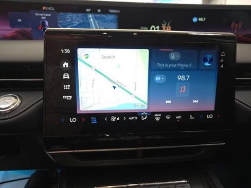Used 2025 Lincoln Nautilus Reserve AWD/4WD image 23