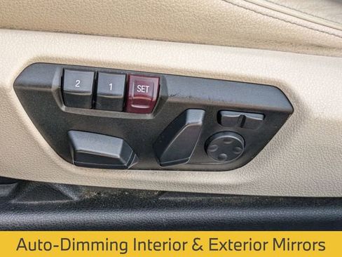 Used 2015 BMW M235i Convertible image 17