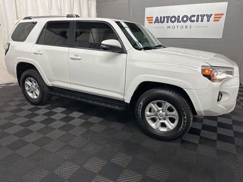 Used 2021 Toyota 4Runner SR5 Premium w/ Moonroof Package image 2