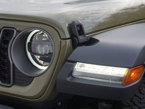 Used 2025 Jeep Wrangler Unlimited Rubicon image 33