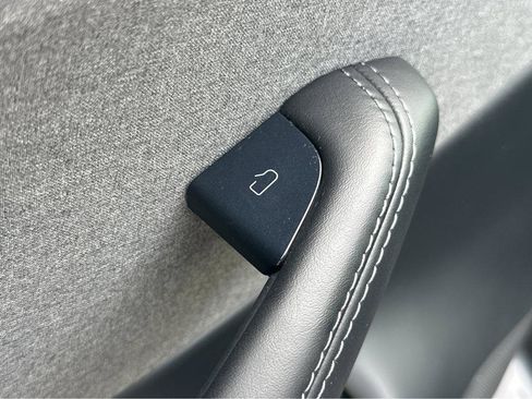 Used 2025 Tesla Model 3 Long Range RWD image 29