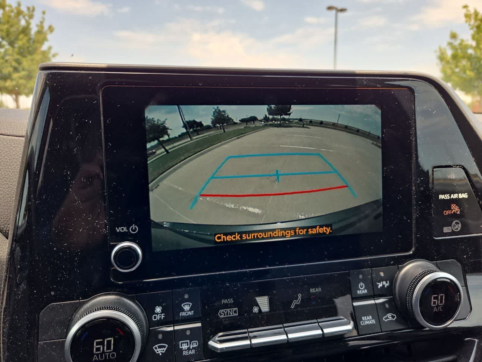 Used 2023 Toyota Highlander LE FWD image 27