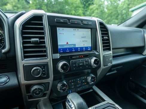 Used 2020 Ford F150 Lariat w/ Equipment Group 502A Luxury AWD/4WD image 22
