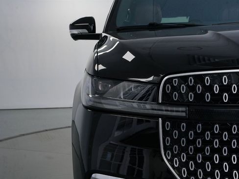 Used 2025 Lincoln Navigator Reserve image 8