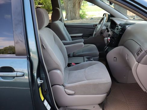 Used 2005 Toyota Sienna LE w/ LE Pkg 4 AWD/4WD image 24