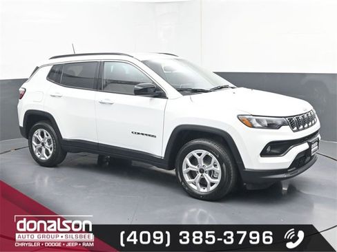 New 2026 Jeep Compass Latitude image 1