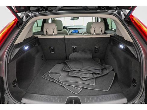 Certified 2023 Cadillac XT4 Luxury w/ Cold Weather Package image 37